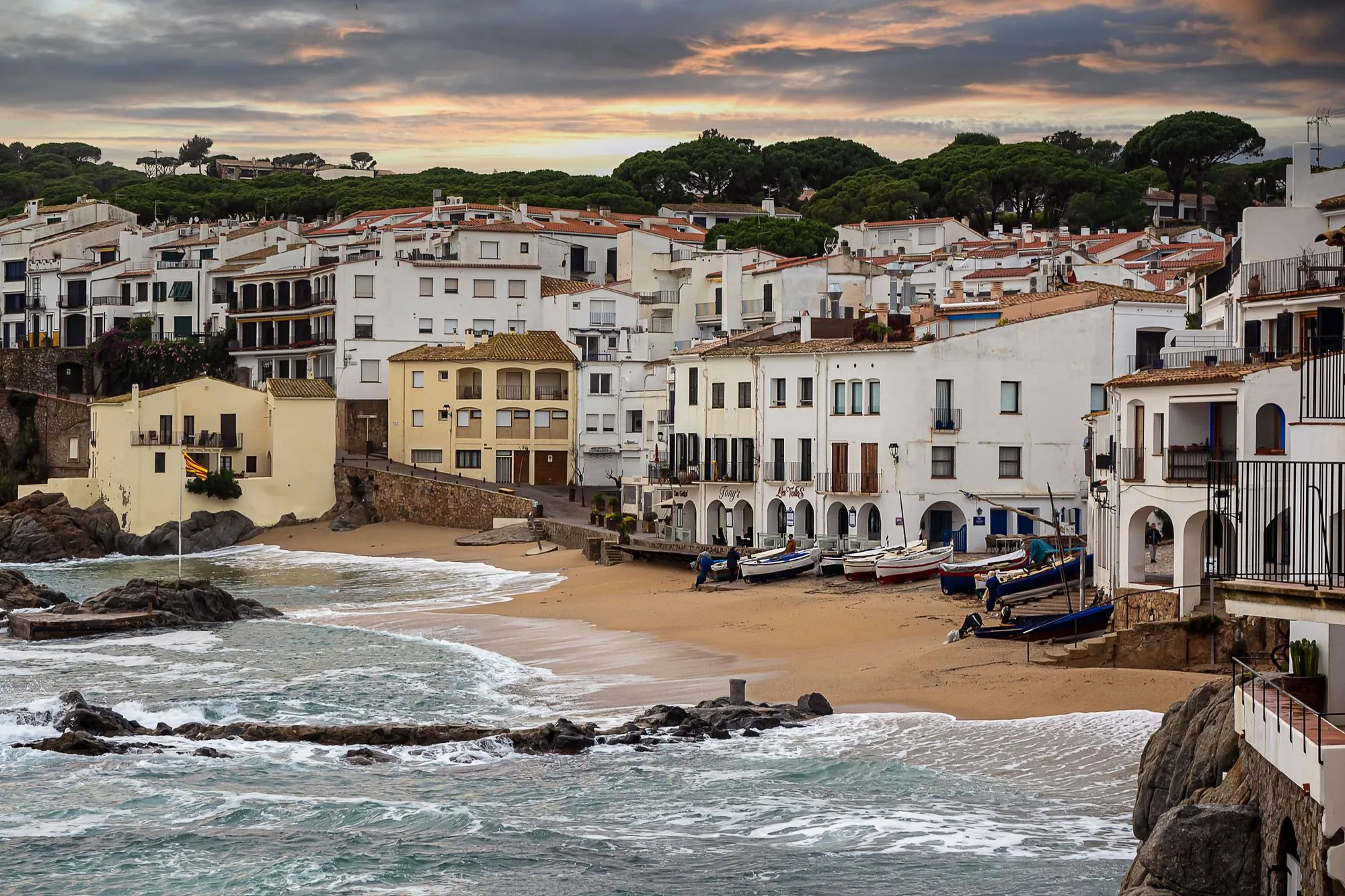 Vissersboten op het strand van Calella de Palafrugell